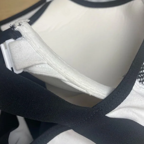 VSX Victoria’s Secret Sports Bra size 36B - Picture 6 of 7